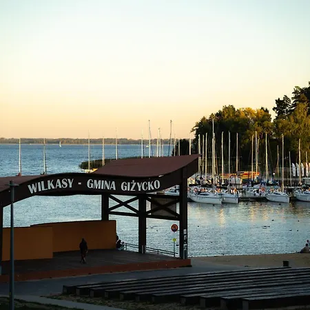 Yacht Kapitanski Apartamento Wilkasy (Gizycko)